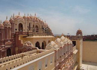 Travel Guide For Travel To Delhi