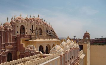 Travel Guide For Travel To Delhi